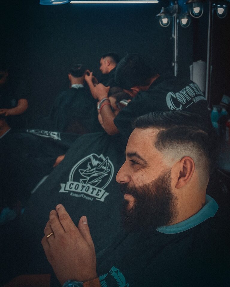 Coyote Barbería ROBLE